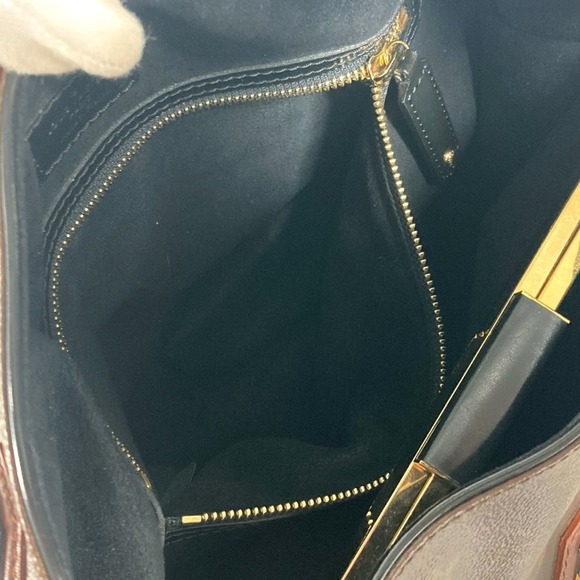 LOUIS VUITTON Black Monogram Canvas Shoulder Bag - Picture 14 of 16